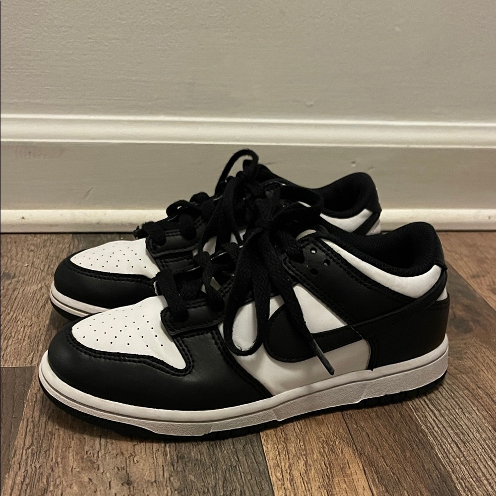 Nike dunks size 1.5y